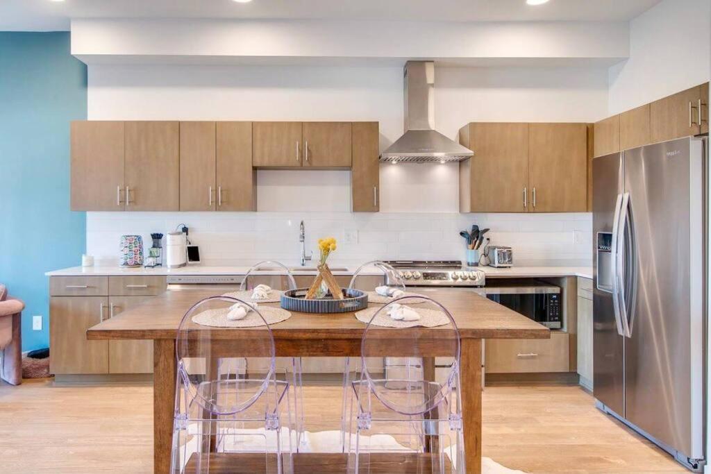 Stylish Downtown Condo W/ Pool & Parking Nashville Exterior foto