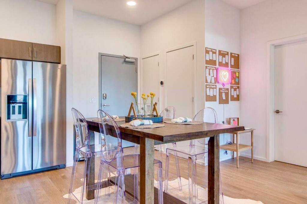 Stylish Downtown Condo W/ Pool & Parking Nashville Exterior foto