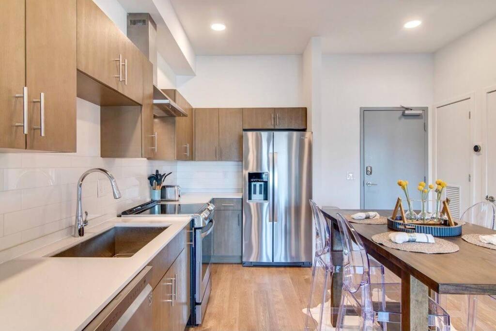 Stylish Downtown Condo W/ Pool & Parking Nashville Exterior foto